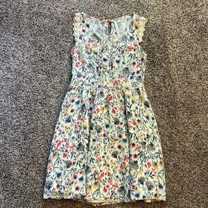 Lauren Conrad Dress w/ Skirt Lining. Shell 100% Rayon Size S. No belt